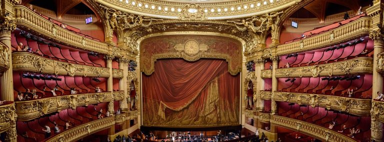 Regizorul care a montat la Arena di Verona debutează în România cu „Romeo și Julieta”, la Opera din Cluj