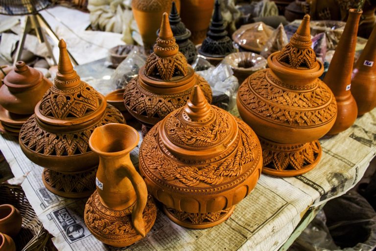 Piața Unirii se umple de meșteri populari: 11 zile cu zacuscă, turtă dulce și ateliere de olărit, cu acces liber